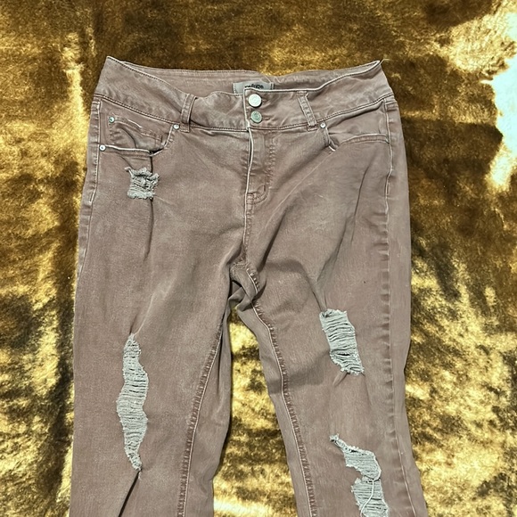 Cropped Pink Ripped Jeans - Picture 4 of 5